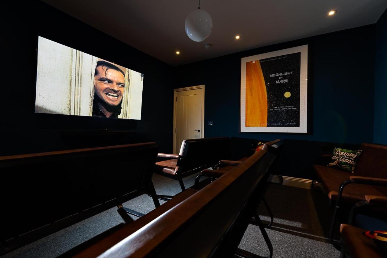 23 Trafalgar Square With Hot Tub And Cinema Скарборо Екстер'єр фото